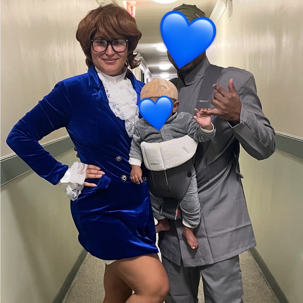 Female Austin Powers Costume - Picture 5 of 7